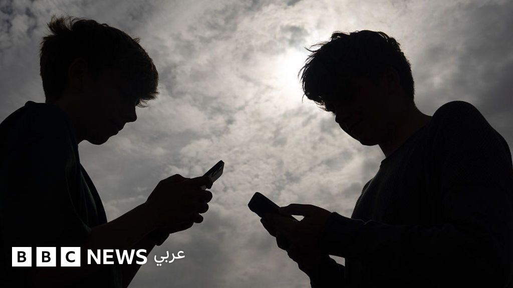 كيف تواجه الأسر العربية إفراط أطفالها في استخدام وسائل التواصل الاجتماعي؟