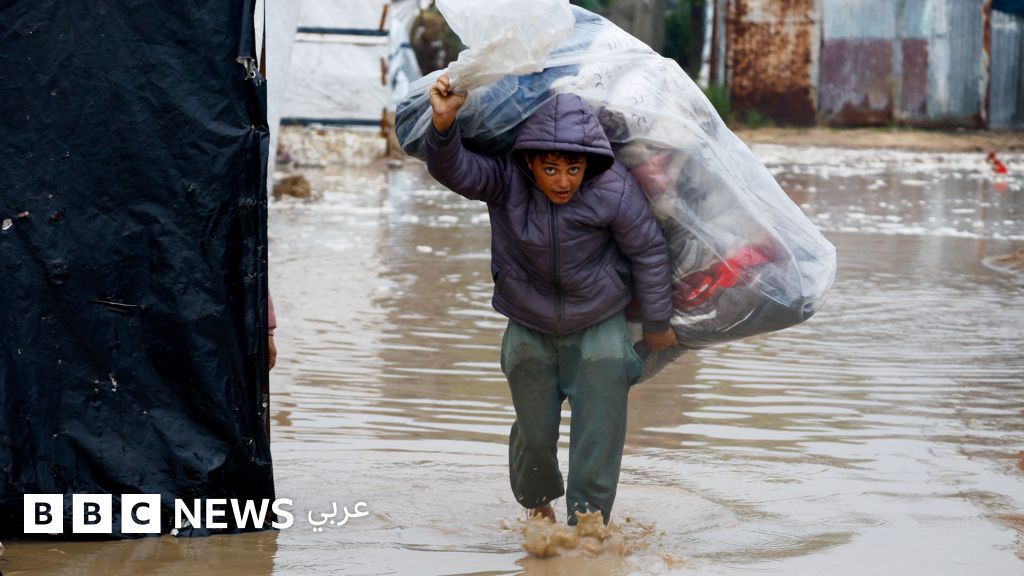 أطفال غزة يموتون من البرد، والقوة الدولية قد تنتشر الشهر المقبل