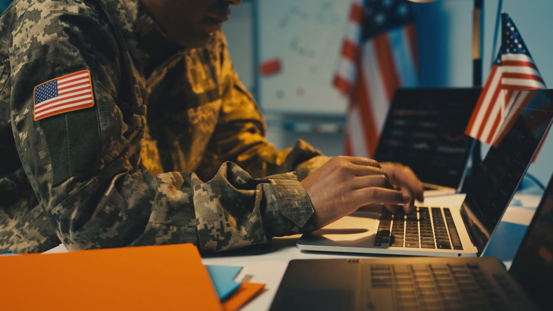 “الجنرال الرقمي”.. واشنطن تعسكر الذكاء الاصطناعي “الجنرال الرقمي”.. واشنطن تعسكر الذكاء الاصطناعي