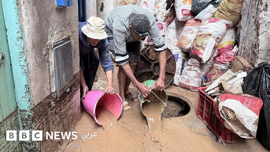 ما هي الإجراءات التي اتخذتها السلطات المغربية في التعامل مع فاجعة الفيضانات التي ضربت مدينة آسفي؟