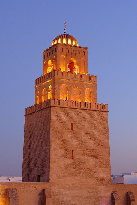 مساء الخير، تشهد أغلب مناطق البلاد سحباً عابرة، تتكاثف أحياناً، مصحوبة بأمطار متفرقة ورعدية محلياً في المناطق الساحلية الشمالية، مع ظهور…