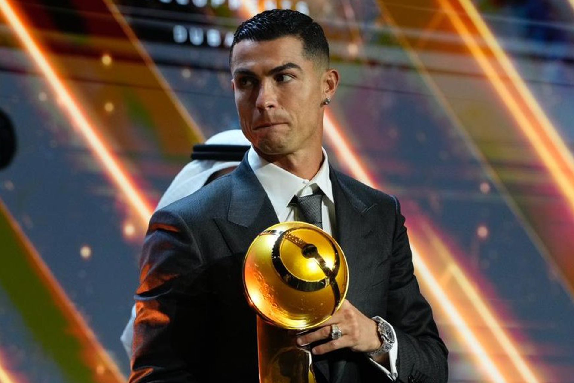 رونالدو والـ 1000 هدف يشعلان التواصل رونالدو والـ 1000 هدف يشعلان التواصل