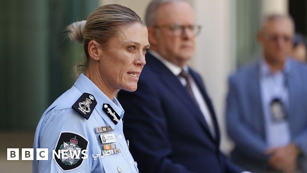 أستراليا تعلن: “المسلحان اللذان نفذا هجوم بونداي” عملا بشكل منفرد ولم يخضعا لأي تدريب في الفلبين، مؤكدة أن تصرفاتهما كانت فردية تمامًا. أستراليا تعلن: “المسلحان اللذان نفذا هجوم بونداي” عملا بشكل منفرد ولم يخضعا لأي تدريب في الفلبين، مؤكدة أن تصرفاتهما كانت فردية تمامًا.