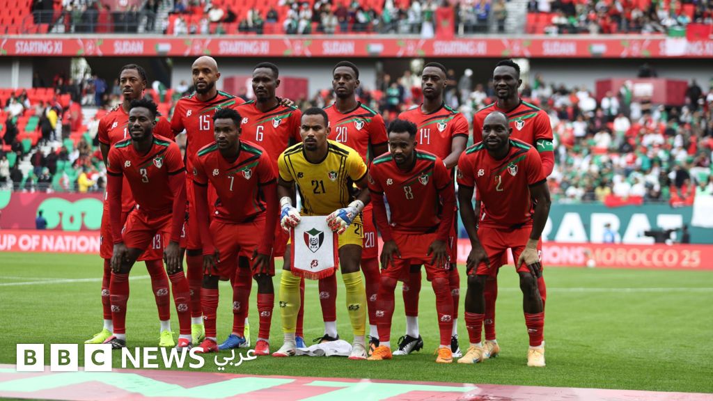 في كأس الأمم الأفريقية، يطمح منتخب السودان لتحقيق مركز الوصافة عقب ضمان التأهل إلى دور الستة عشر، بينما يواجه المنتخب الجزائري اختباراً حاسماً قبل المواجهة المرتقبة أمام منتخب الكونغو الديمقراطية.