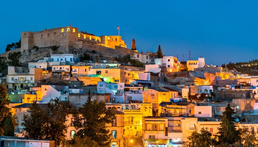 مساء الخير، تتوقع الأرصاد الجوية طقساً أحياناً غائمًا جزئيًا مع تساقط أمطار متفرقة قد تكون رعدية في بعض الأحيان على المناطق الساحلية الشمالية والوسطى، بينما ستشهد بقية المناطق ظهور سحب متفرقة وعابرة. مساء الخير، تتوقع الأرصاد الجوية طقساً أحياناً غائمًا جزئيًا مع تساقط أمطار متفرقة قد تكون رعدية في بعض الأحيان على المناطق الساحلية الشمالية والوسطى، بينما ستشهد بقية المناطق ظهور سحب متفرقة وعابرة.