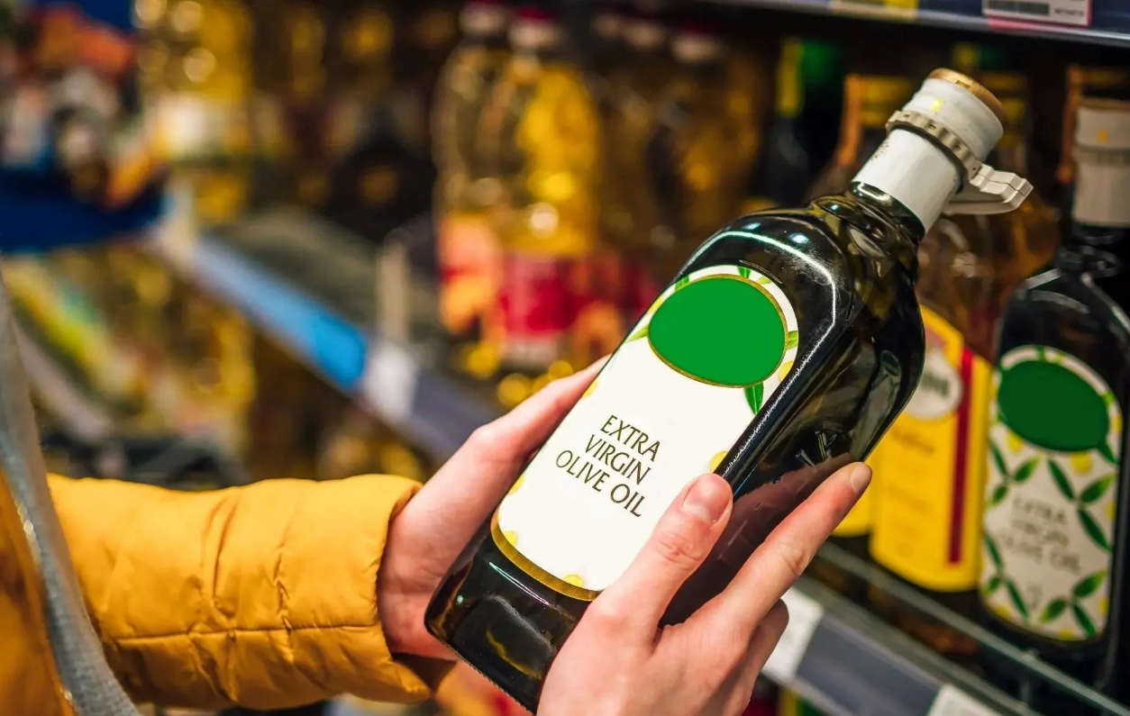 زيت الزيتون: رفع سعر الإشارة إلى 10.200 دينار للكيلوغرام الواحد.